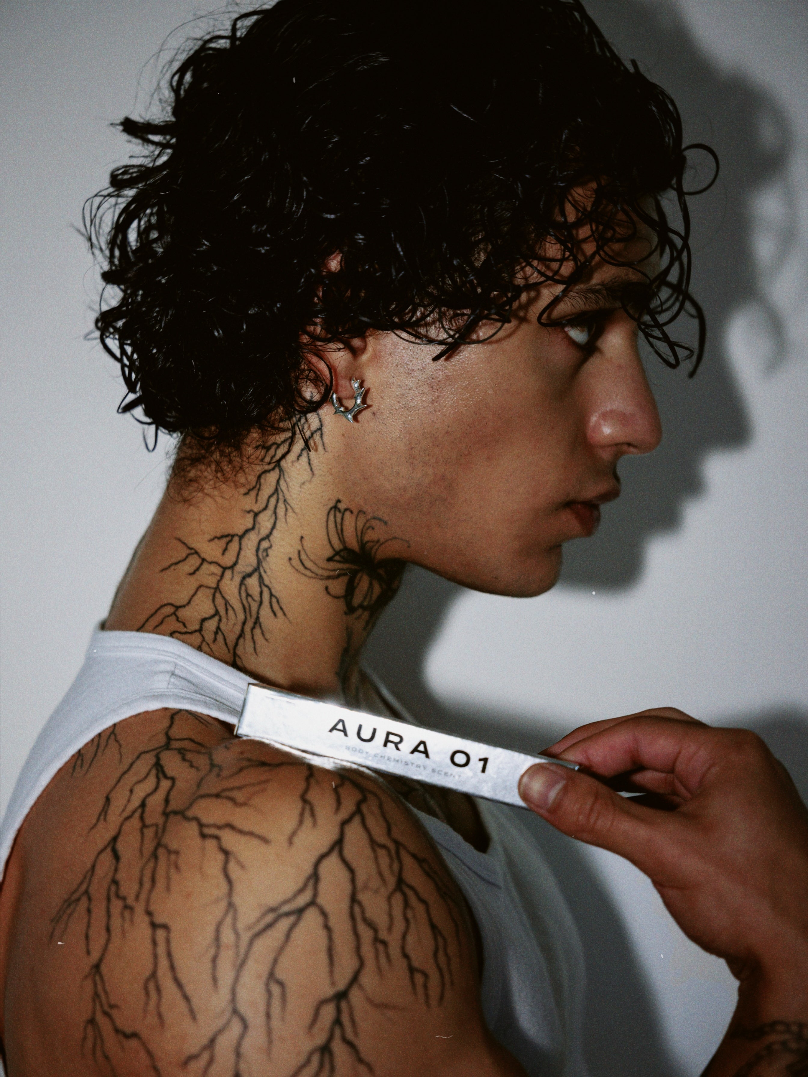 SOLAN WEARS AURA 01 FRAGRANCE
